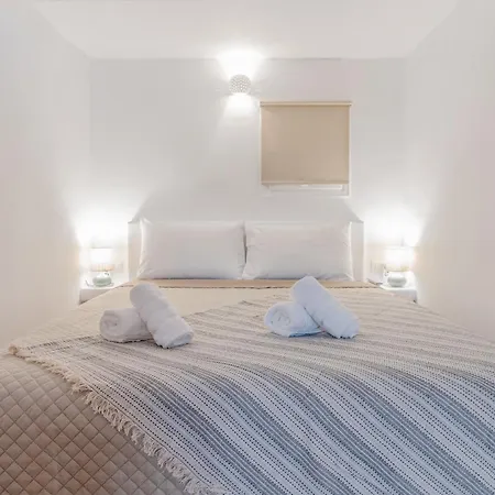 Earthy House - 2 Apartment