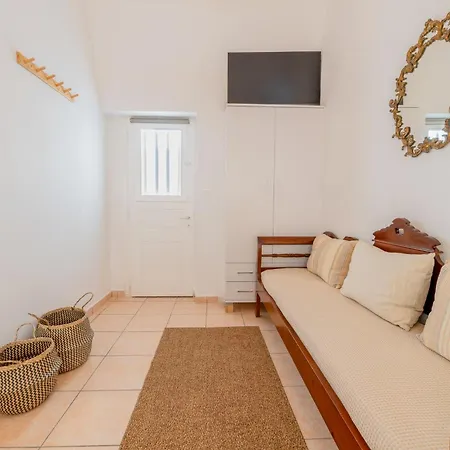 Earthy House - 2 * Messaria (Santorini)